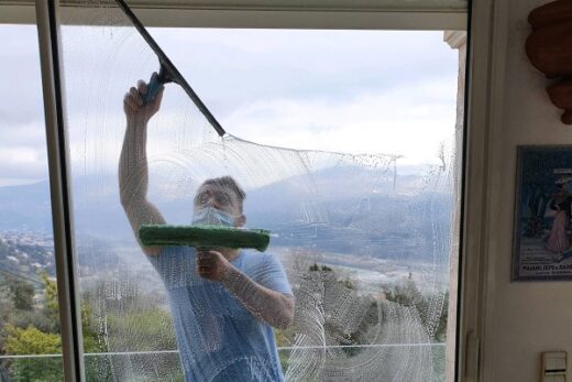 Nettoyage des vitres Intérieurs et extérieurs dans une villa à Vence