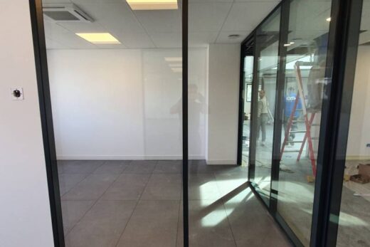 Prestation de lavage de vitre de bureaux par un expert à Nice Sofia Antipolis