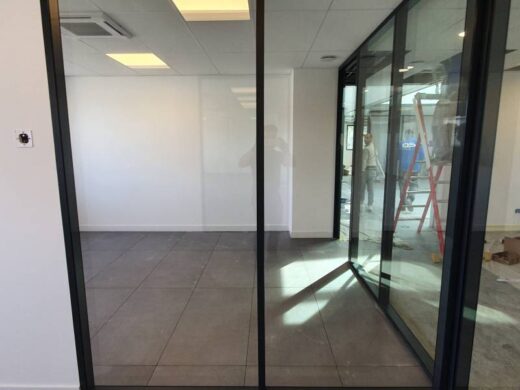 Prestation&#x20;de&#x20;lavage&#x20;de&#x20;vitre&#x20;de&#x20;bureaux&#x20;par&#x20;un&#x20;expert&#x20;&#x00E0;&#x20;Nice&#x20;Sofia&#x20;Antipolis