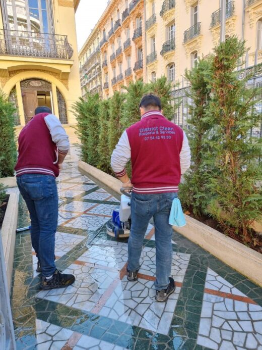 District&#x20;Clean&#x20;soci&#x00E9;t&#x00E9;&#x20;de&#x20;nettoyage&#x20;de&#x20;vitres&#x20;pour&#x20;locaux&#x20;professionnels&#x20;&#x00E0;&#x20;Sophia&#x20;Antipolis