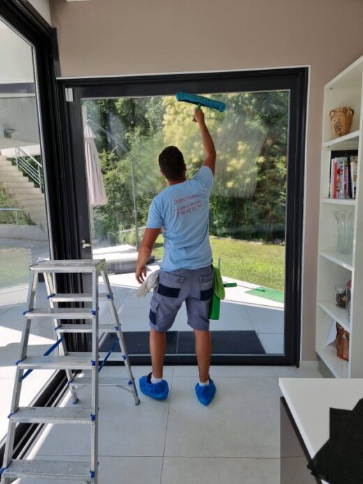 Nettoyage&#x20;professionnel&#x20;des&#x20;vitres&#x20;a&#x20;Saint&#x20;Laurent&#x20;du&#x20;Var