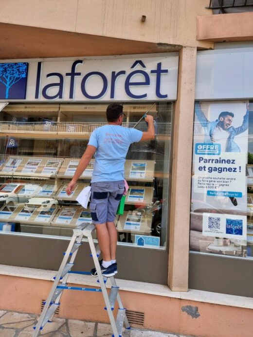 Nettoyage&#x20;professionnel&#x20;de&#x20;vitres&#x20;de&#x20;commerces&#x20;&#x00E0;&#x20;Mouans-Sartoux&#x20;06