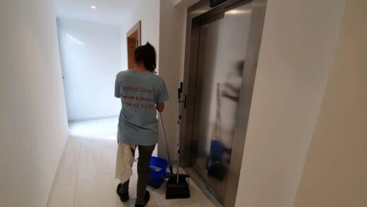 Nettoyage&#x20;et&#x20;entretien&#x20;de&#x20;cabines&#x20;d&amp;&#x23;8217&#x3B;ascenseur&#x20;de&#x20;copropri&#x00E9;t&#x00E9;s&#x20;sur&#x20;Cannes