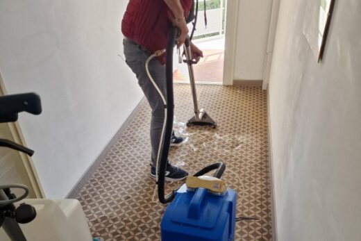 Service de Shampouinage Professionnel de Moquette en urgence pour un hôtel à Antibes par une entreprise de nettoyage