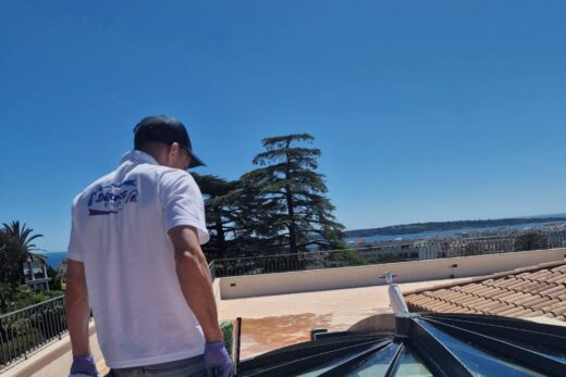 Protéger sa terrasse : l&#8217;alliance du nettoyage en profondeur et du traitement hydrofuge