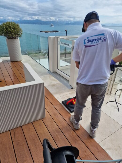 Terrasse&#x20;de&#x20;rooftop&#x20;au&#x20;Cap&#x20;d&amp;&#x23;8217&#x3B;Antibes&#x20;&#x3A;&#x20;redonnez-lui&#x20;son&#x20;&#x00E9;clat&#x20;d&amp;&#x23;8217&#x3B;origine